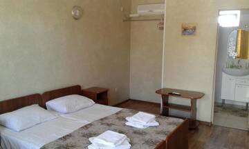 Фото номера Трехместный номер Гостевой дом Guest House Amra г. Новый Афон 10