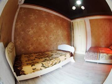 Фото номера Трехместный номер «Комфорт» с душем Гостевой дом Guest house on Shaumyana г. Новый Афон 6