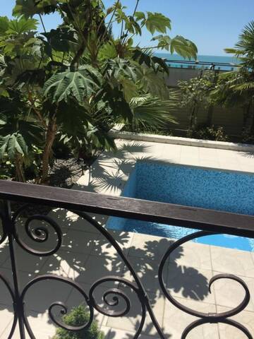 Фото номера Апартаменты с 3 спальнями Гостевой дом Svetlana Guest House г. Новый Афон 17