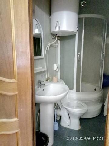 Фото номера Двухместный номер с 2 отдельными кроватями и балконом Мини-отель Гостиница Лебедь г. Новый Афон 2