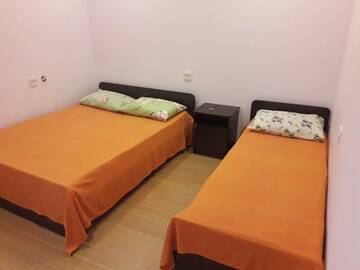 Фото номера Стандартный трехместный номер Гостевой дом Guest house on Gagarina 10 г. Новый Афон 2
