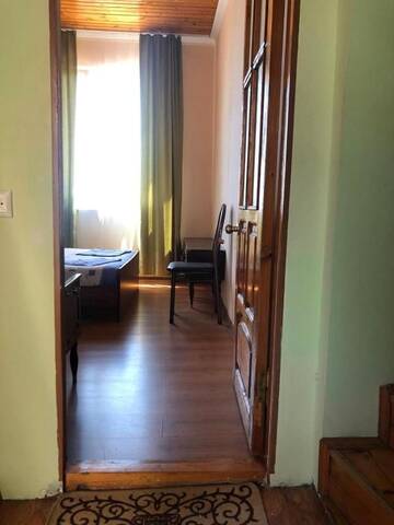 Фото номера Трехместный номер «Комфорт» Гостевой дом Alie Parusa GuestHouse г. Новый Афон 17