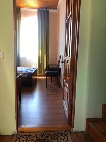 Фото номера Трехместный номер «Комфорт» Гостевой дом Alie Parusa GuestHouse г. Новый Афон 2