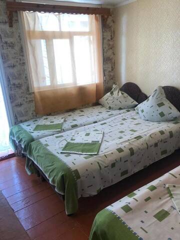Фото номера Трехместный номер «Комфорт» Гостевой дом Alie Parusa GuestHouse г. Новый Афон 13