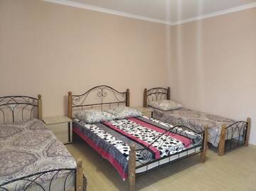 Фото номера Стандартный четырехместный номер Мини-отель Inzhir Guest house г. Новый Афон 8