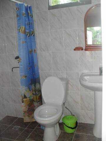 Фото номера Четырехместный номер с видом на горы Гостевой дом Guesthouse on Topchan 17 г. Новый Афон 7