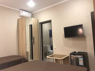 Фото номера Классический трехместный номер Мини-отель Эмарк г. Новый Афон 4