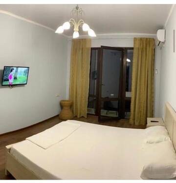 Фото номера Двухместный номер Делюкс с 1 кроватью Мини-отель Royal Hotel г. Новый Афон 5